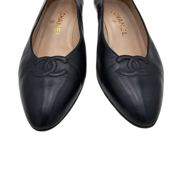Chanel CC Vintage Kitten Heel Pump Black Leather Pointed Toe Size 37.5 US 6.5 7 - Picture 3 of 12